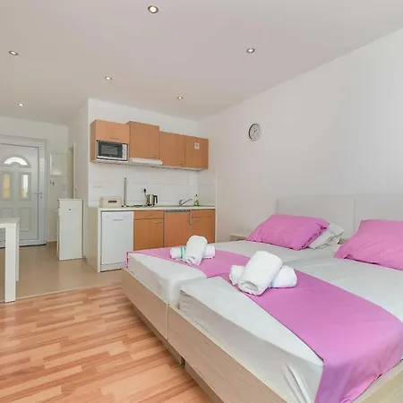 Apartments Road Star Dugi Rat Exterior foto
