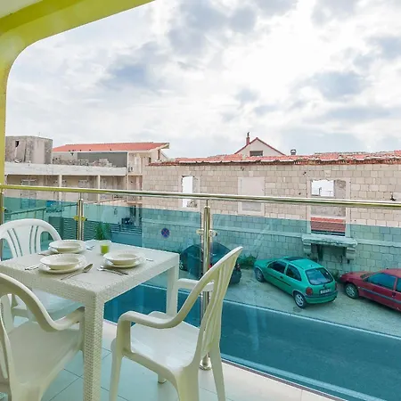 Apartments Road Star Dugi Rat Exterior foto