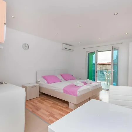 Apartments Road Star Dugi Rat Exterior foto