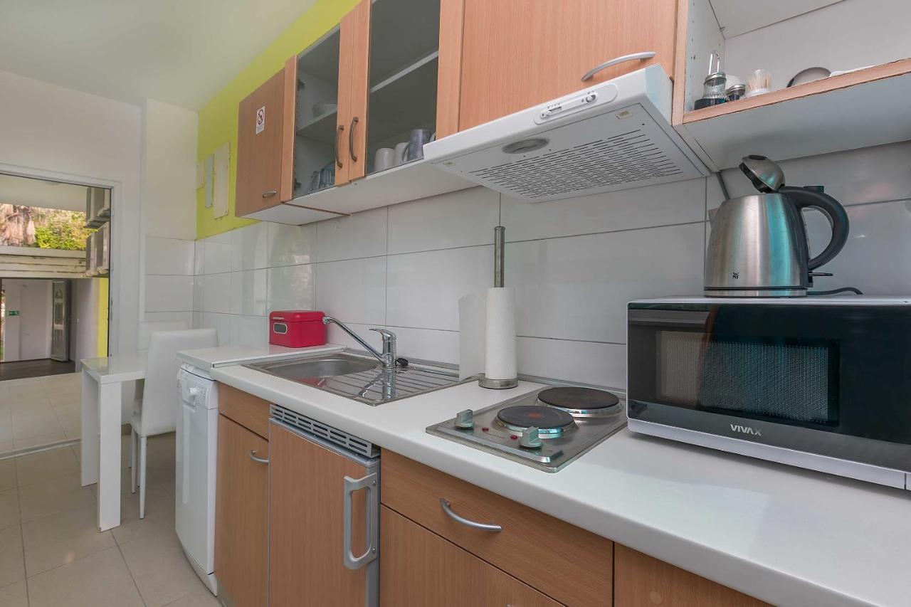 Road Star Apartment *