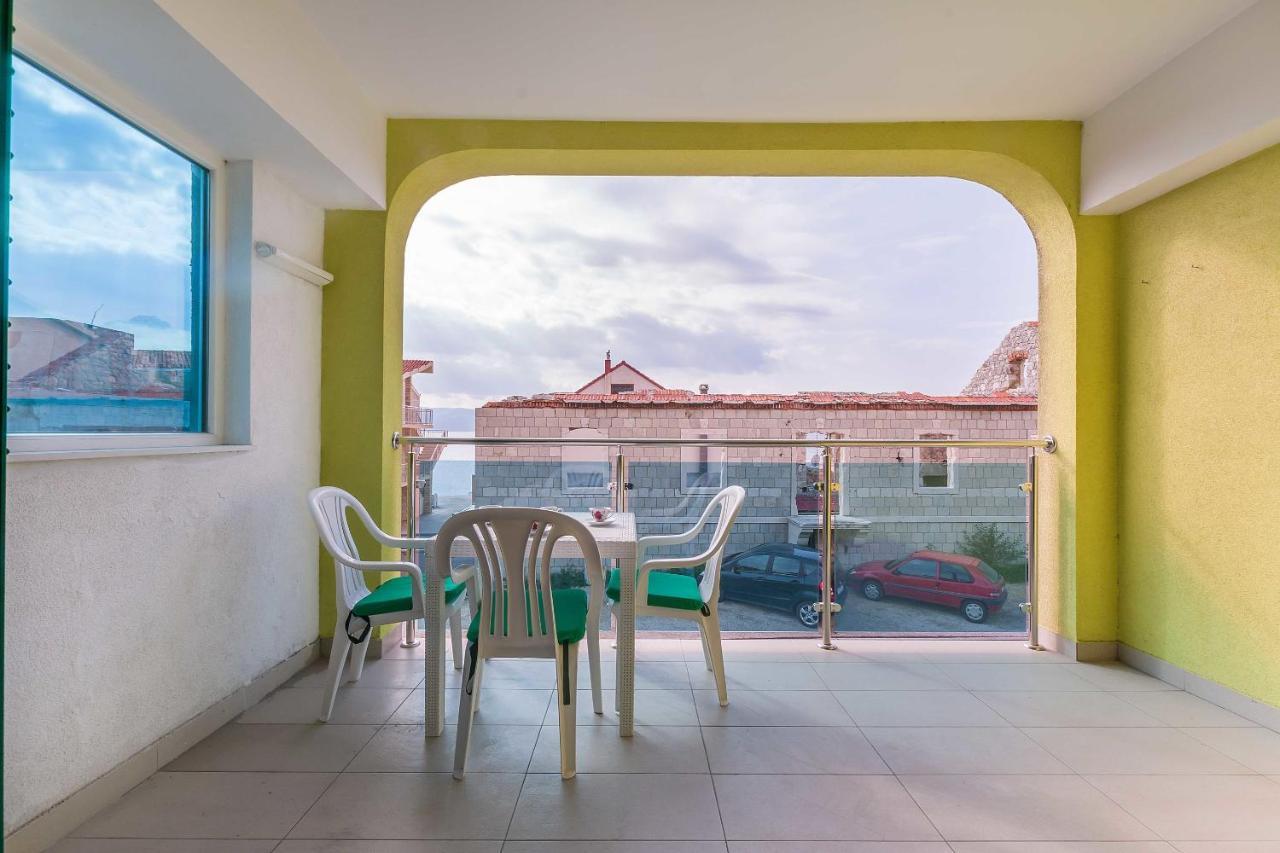 Road Star Apartment
